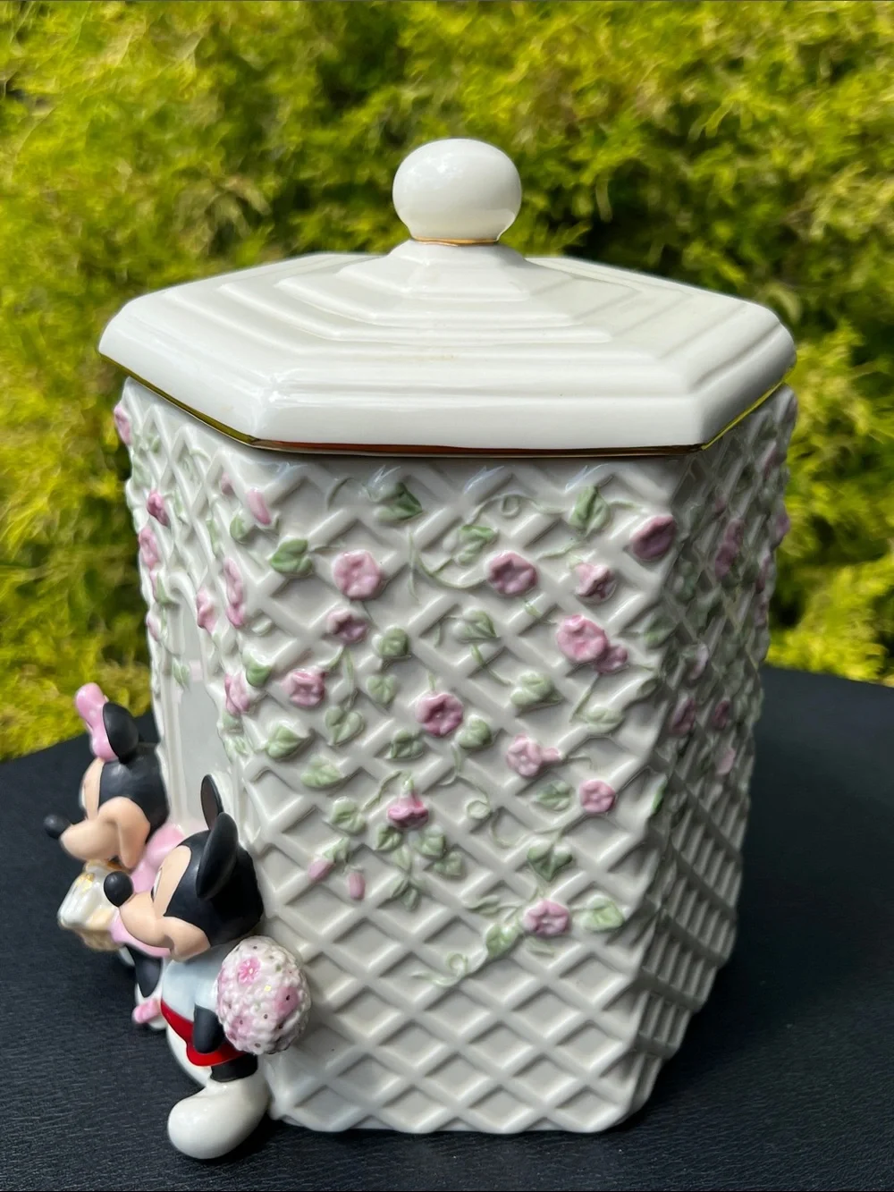 Lenox Disney Mickey & Minnie's Garden Picnic Cookie Jar Canister with Lid